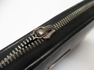 bill wall leather(ビルウォールレザー) 長財布 ファスナー修理 スライダー交換 持ち手が取れた 修理前4